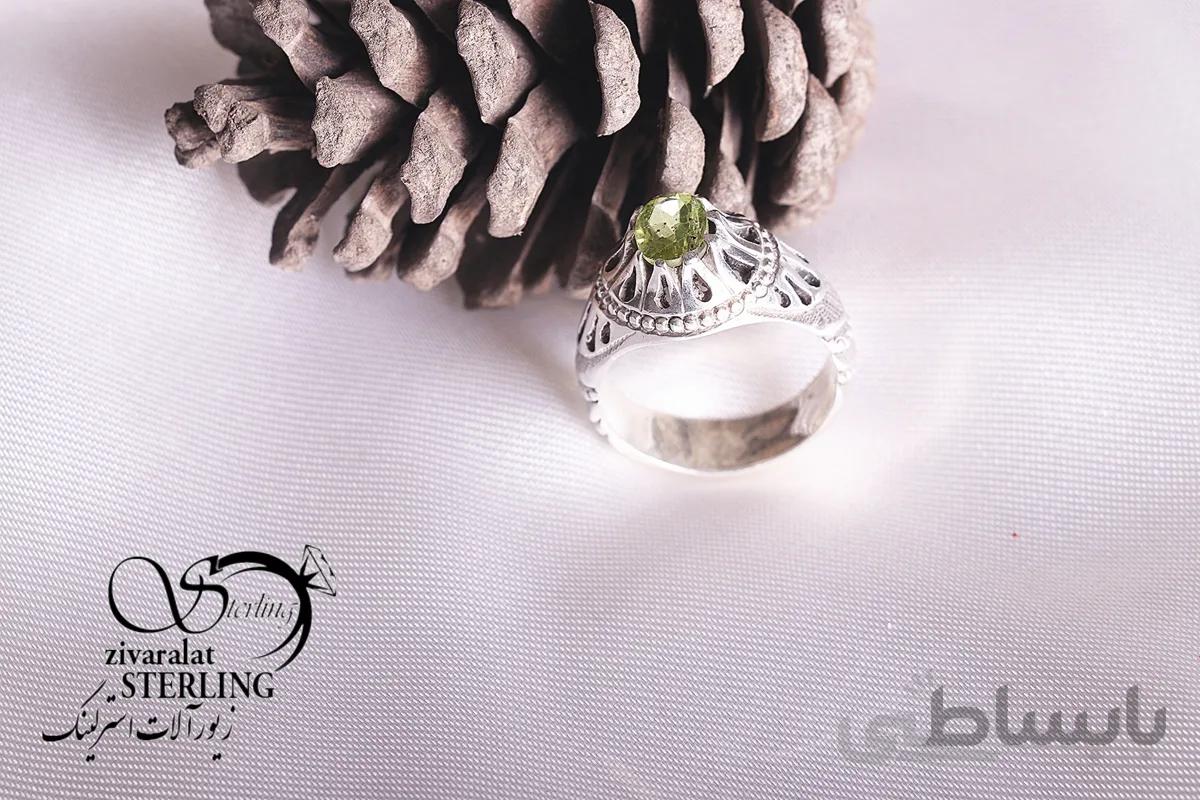 انگشتر نقره مردانه با سنگ زبرجد