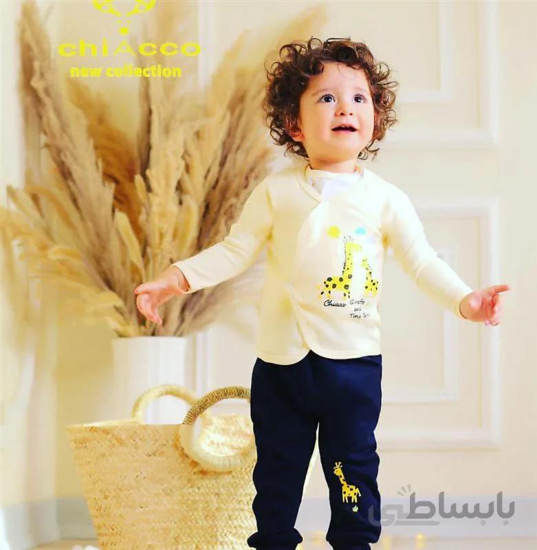 ست سه تیکه نوزادی بلوز، تیشرت زیر دکمه و شلوار طرح زرافه مناسب سه تا 18 ماه کد 374