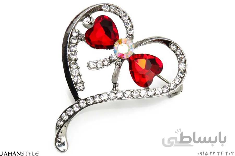سنجاق سینه نگین دار مدل قلب