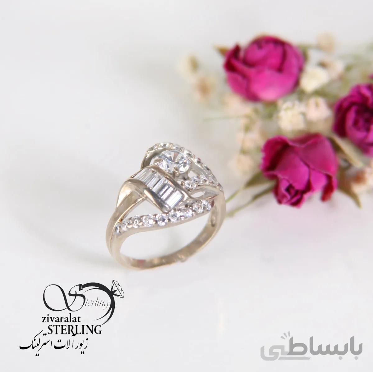 انگشتر نقره زنانه طرح طلا سفید نگین دار