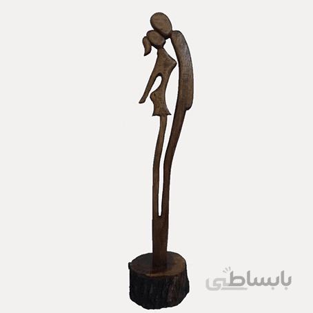 مجسمه بوسه عشق