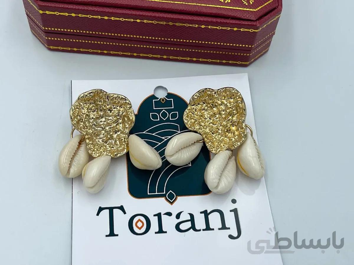 گوشواره خاص با آویزهای صدفی
