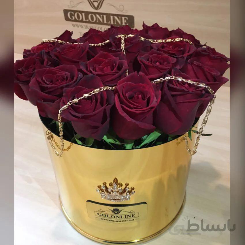 استوانه طلایی با 15 شاخه رز هلندی