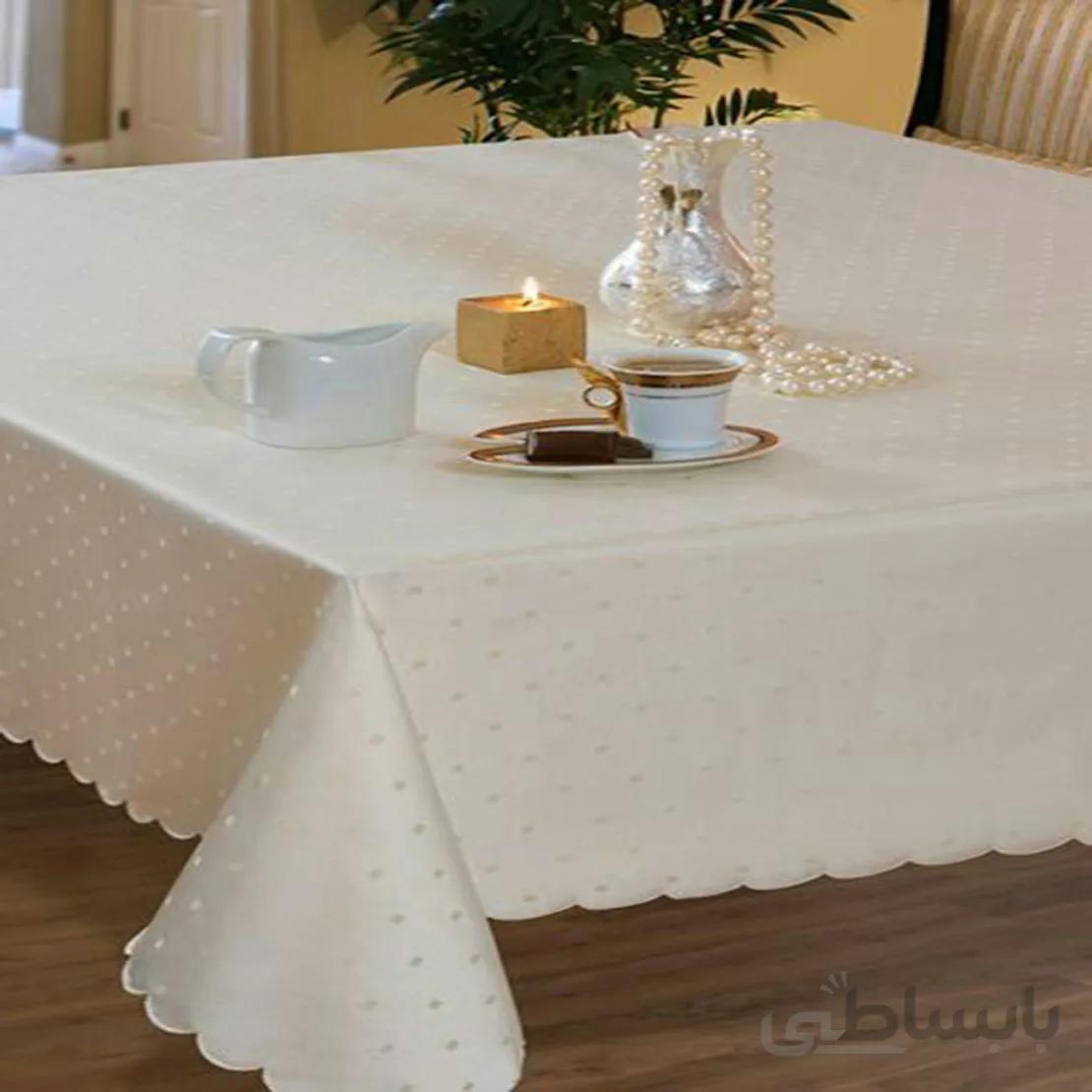رومیزی ساتن 4 نفره مربع 150*150 اسکیپ کرم
