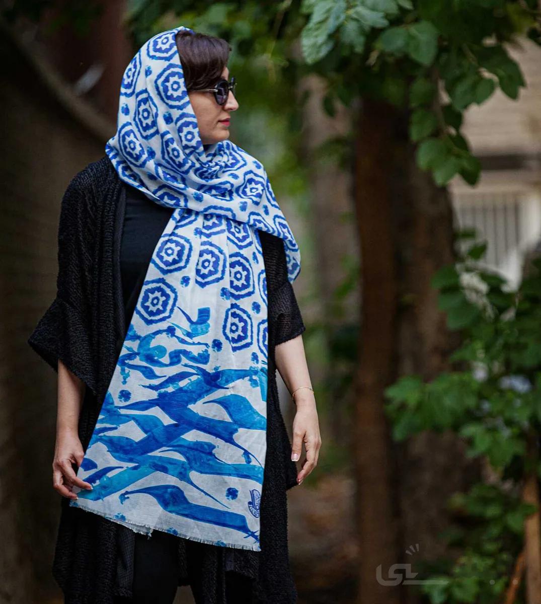 شال با طرح خوشنویسی ابی