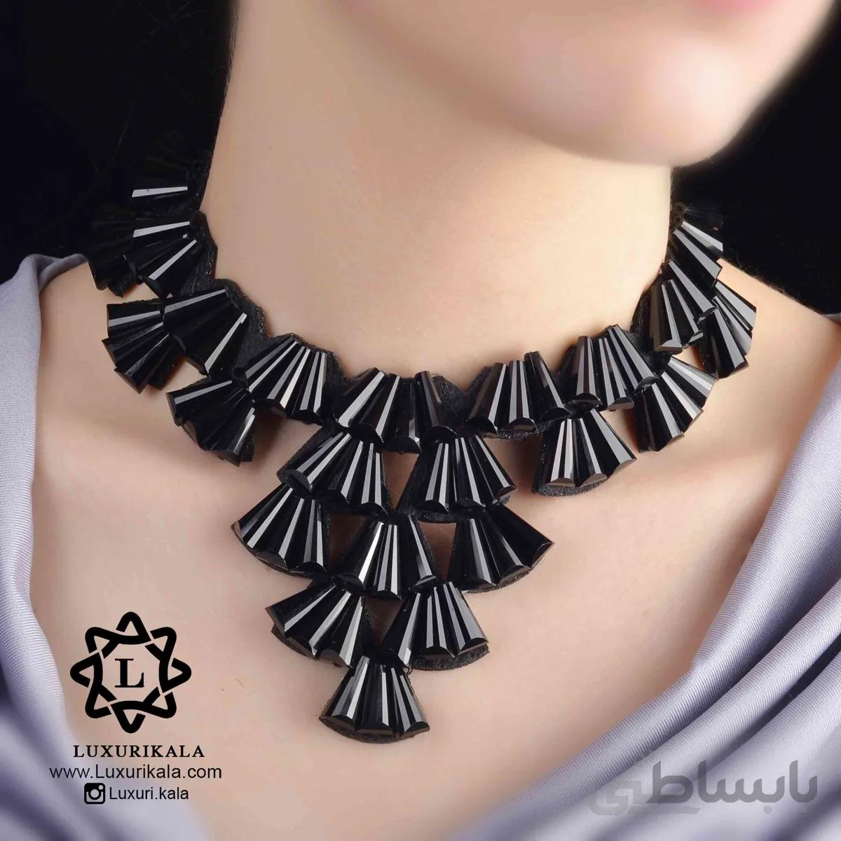 یقه تزئینی (گردن آویز)