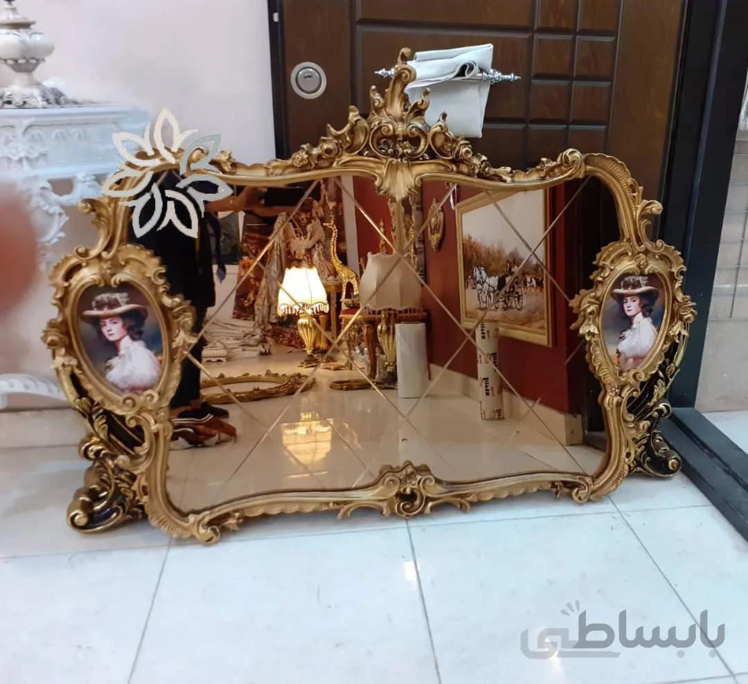 قاب عتیق فایبرگلاس طلایی شاپان با آینه برنز برش دار و چاپ مخمل کد ۱۰۱۹۵۹