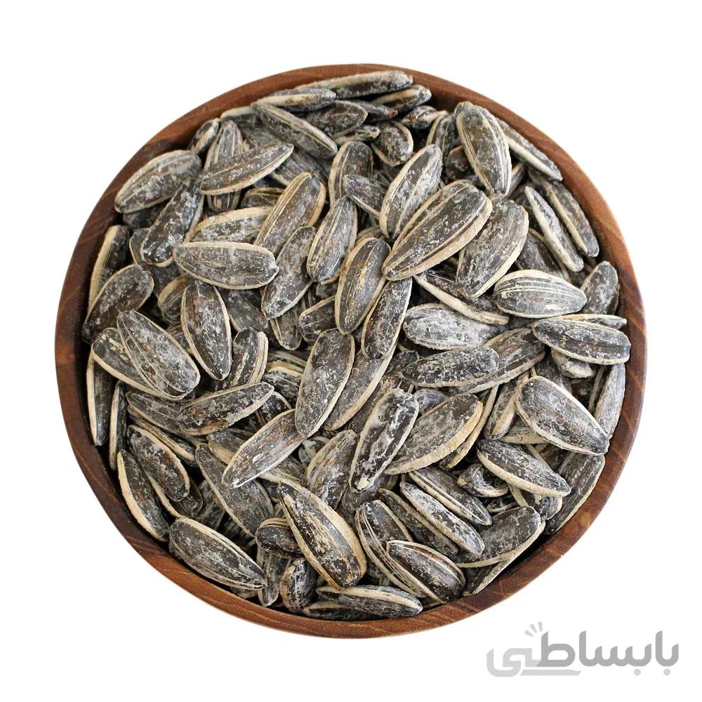 تخمه افتاب گردان دور سفید