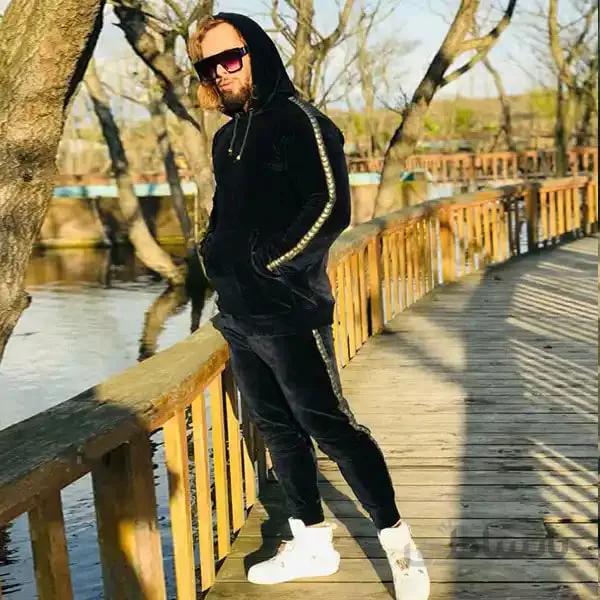 ست هودی و شلوار مردانه جنس مخمل تمام کش کد 164 ا Men's velvet hood and pants set made of full velvet code 164