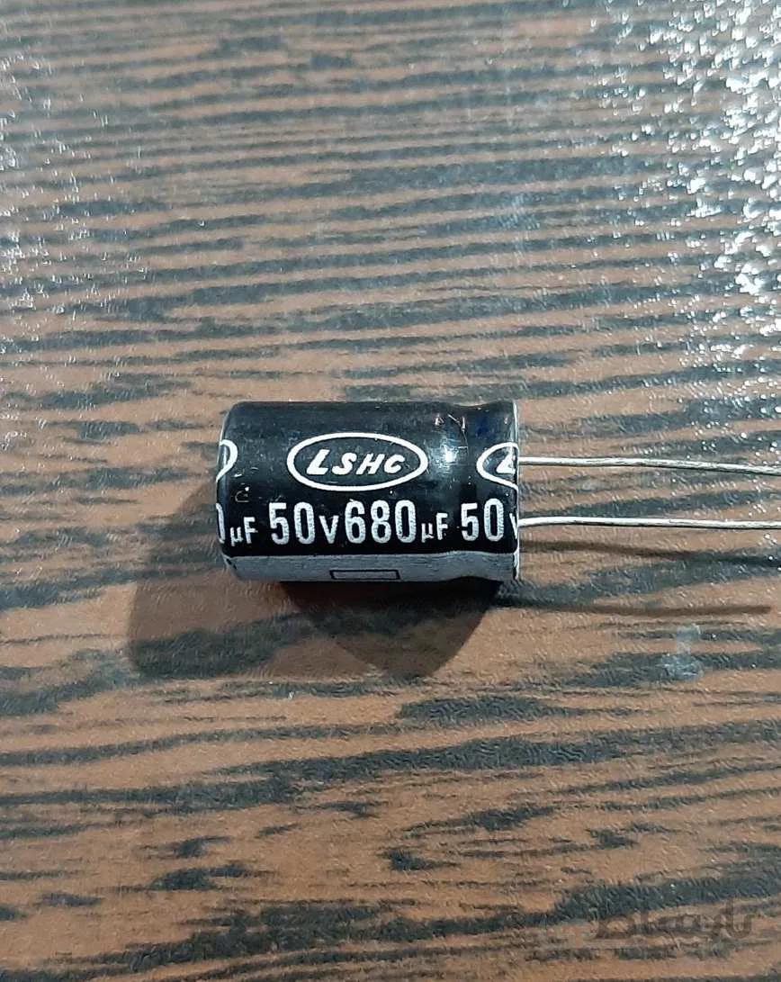 CAP 50V 680uF – خازن الکترولیت، ۵۰ ولت، ۶۸۰ میکروفاراد