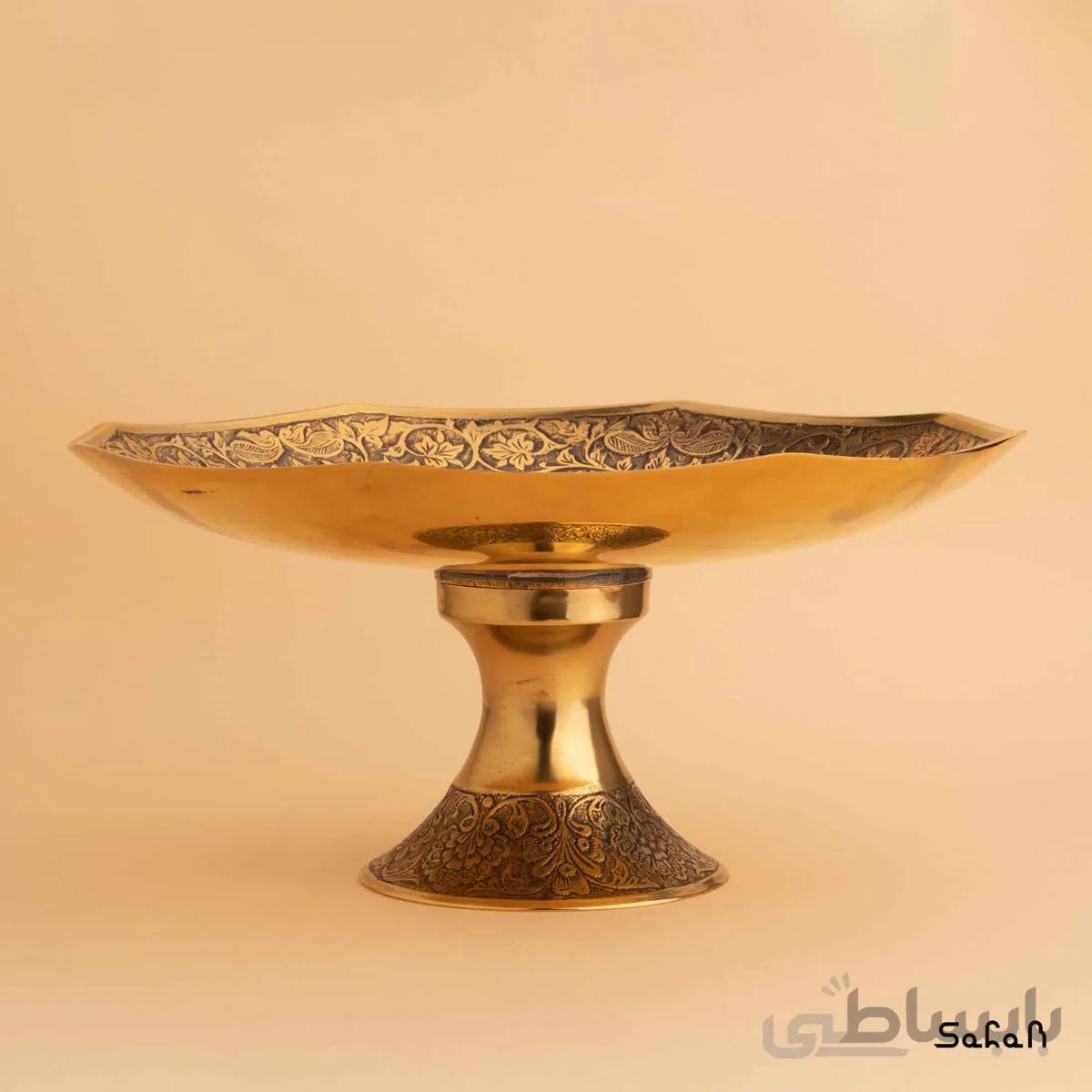 شیرینی خوری برنجی طلایی پایه دار مدل آمبوس