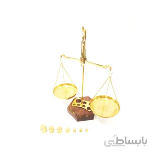 ترازوی عدالت وارداتی-جنس برنجی با پایه چوبی-شش ضلعی