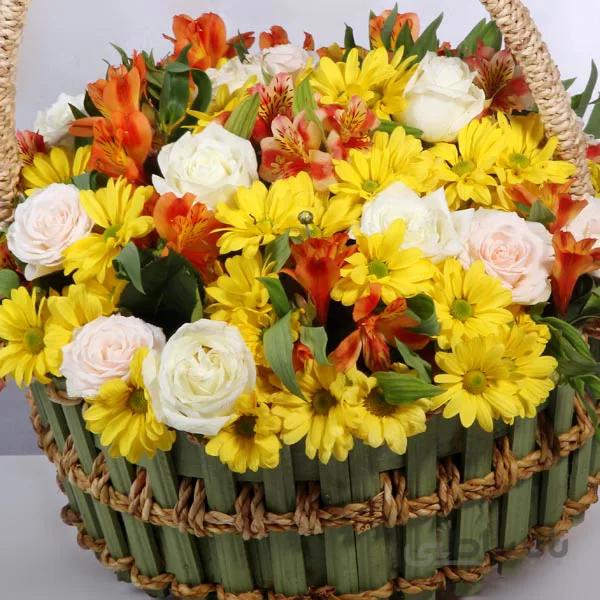 سبد گلهای بهاری