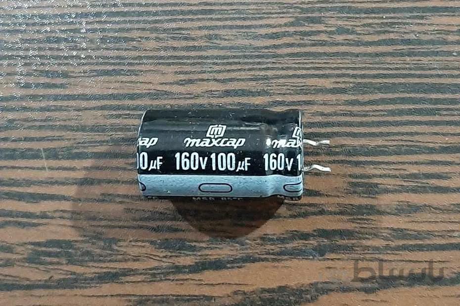 CAP 160V 100uF – خازن الکترولیت، ۱۶۰ ولت، ۱۰۰ میکروفاراد