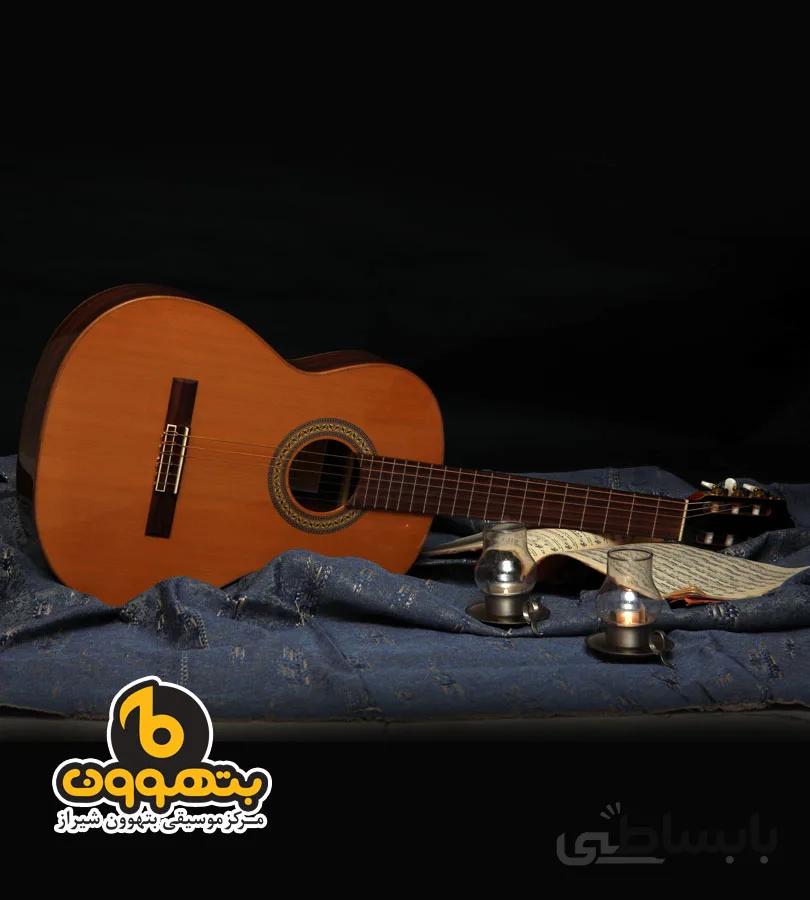گیتار اشترونال 977