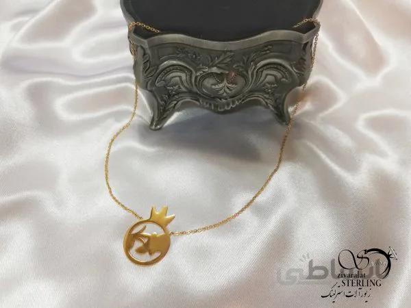 گردنبند استیل یلدایی طرح انار برش دار