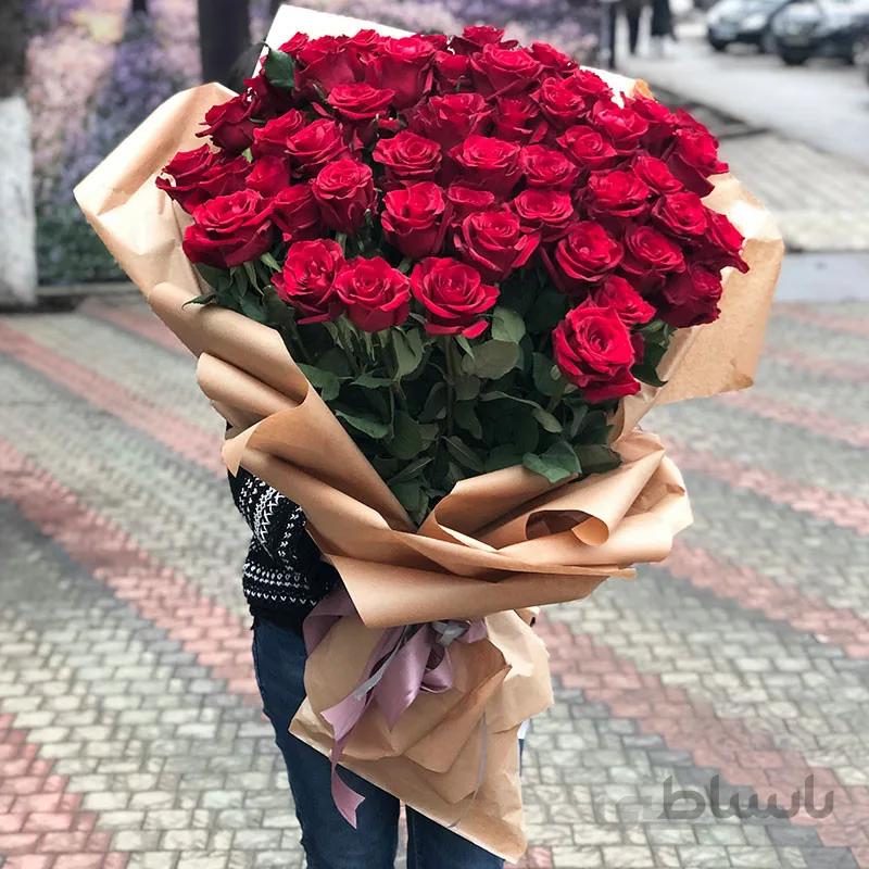 دسته گل کلاسیک گل رز قرمز ۴۰ شاخه بلند شماره ۱۸۹