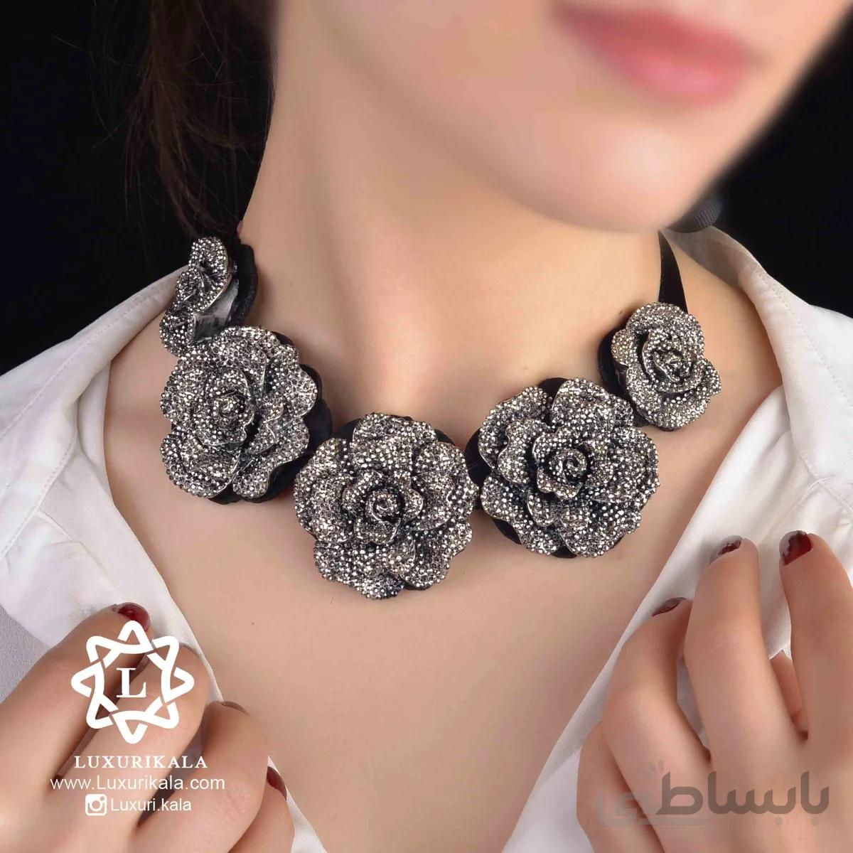 یقه تزئینی طرح Flower
