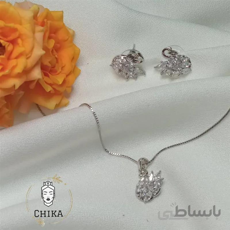 نیم ست قو با سنگ سواروسکی کد 13173176484