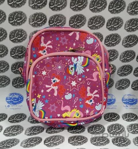 کیف دوشی پونی ۲ جیب ابعاد18*18 cm دارای بند آویز رنگ بنفش