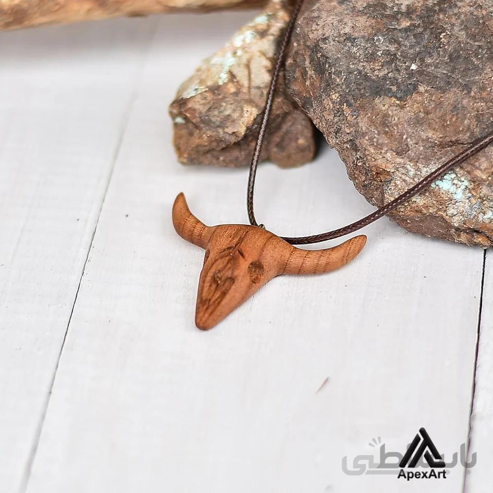 گردنبند چوبی طرح جمجمه گاو