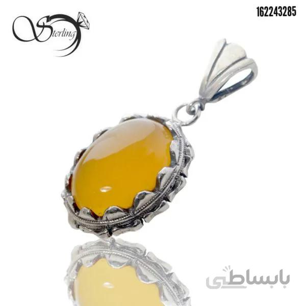 پلاک نقره زنانه با نگین عقیق زرد تایلندی (شرف الشمس)