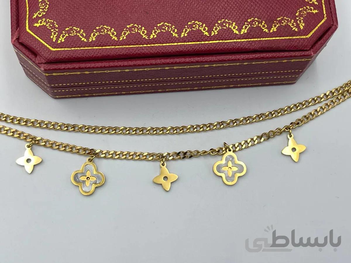 دستبند آویز دار لویی ویتون طلایی