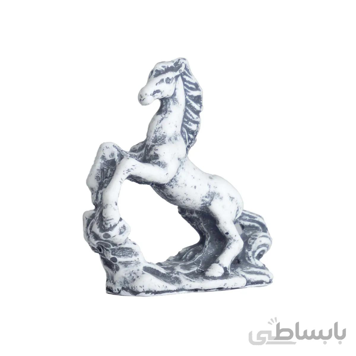مجسمه اسب