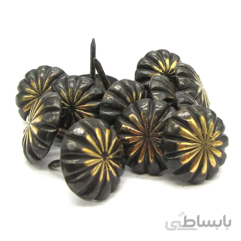 گل میخ طرح گل پنیرک طلایی دور مشکی طول 17 قطر 16 میلی متر بسته 10 عددی