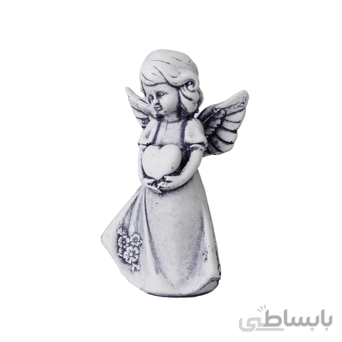 مجسمه فرشته قلب به دست