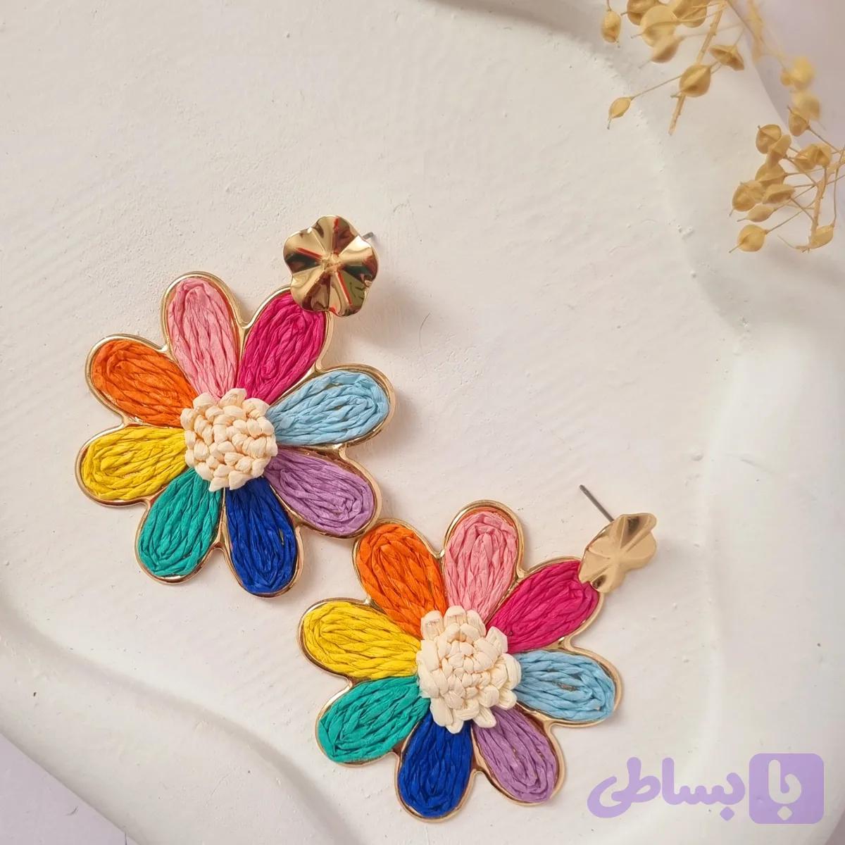 گوشواره زنانه طرح حصیری رنگین‌کمانی | سبک، شاد و تابستانی | دلسامه — تصویر 1