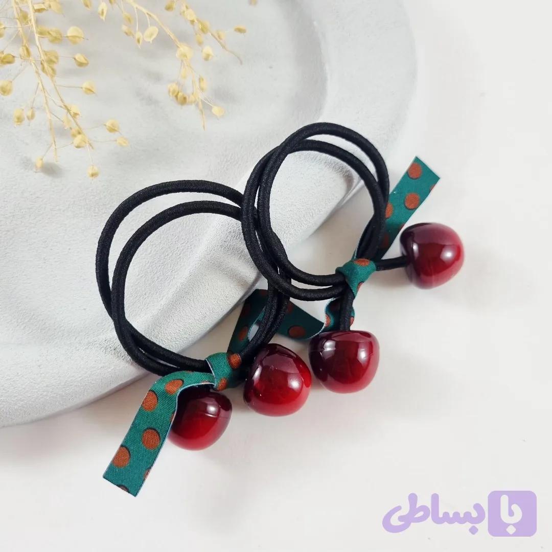 کش مو گیلاسی فانتزی آویزدار طرح گیلاس دخترانه ترند ۲۰۲۶ | دلسامه — تصویر 1
