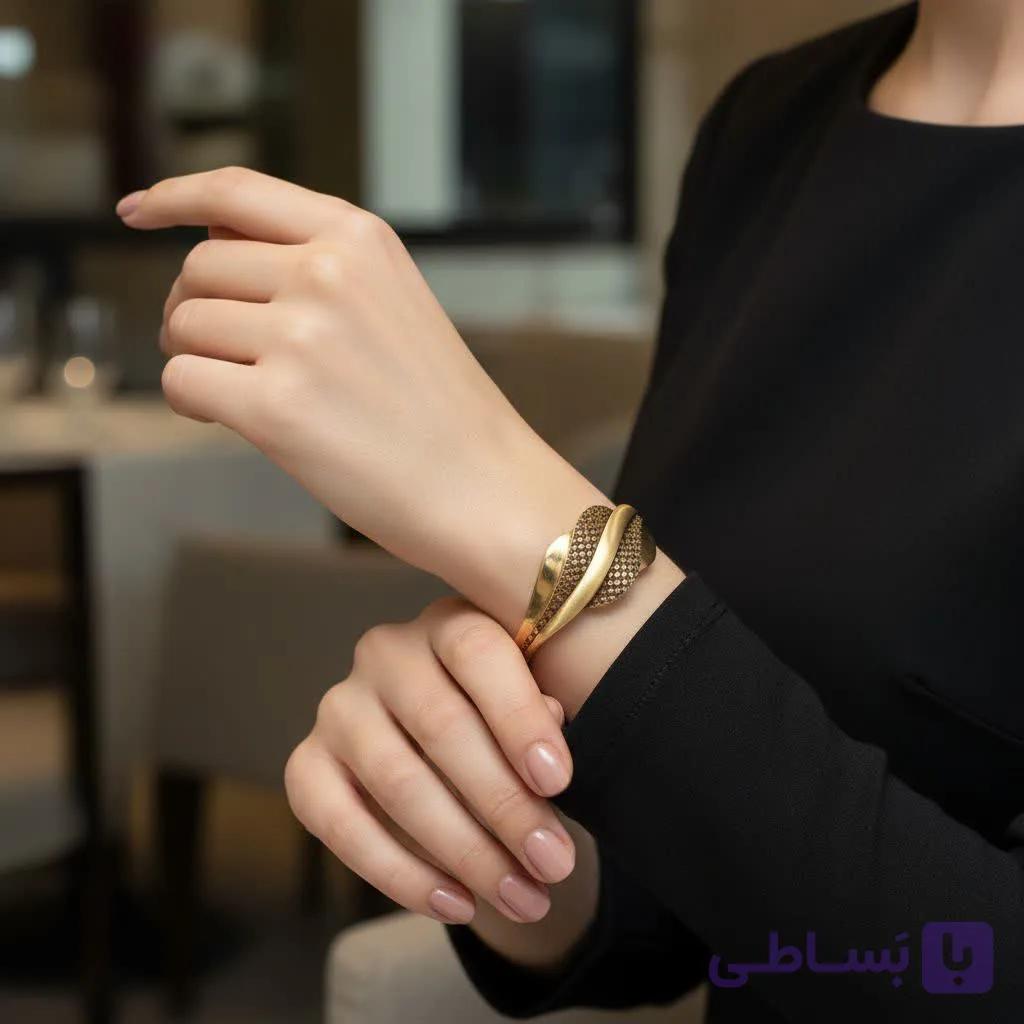 دستبند مفصلی طلای ۱۸ عیار طرح لب – خاص و منحصربه‌فرد – سری ششم بی‌اجرت | سحاب زر