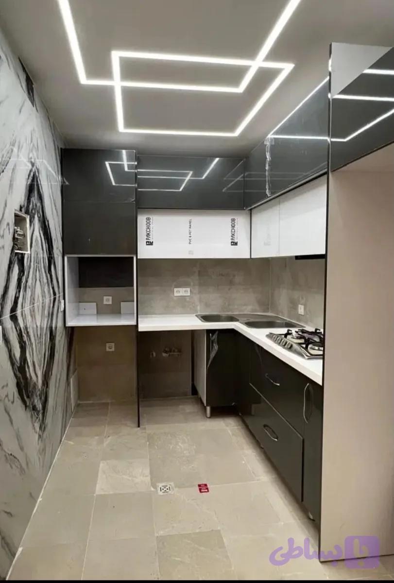 کابینت هایگلاس پاک چوب دورنگ کدSE ۳۰۱