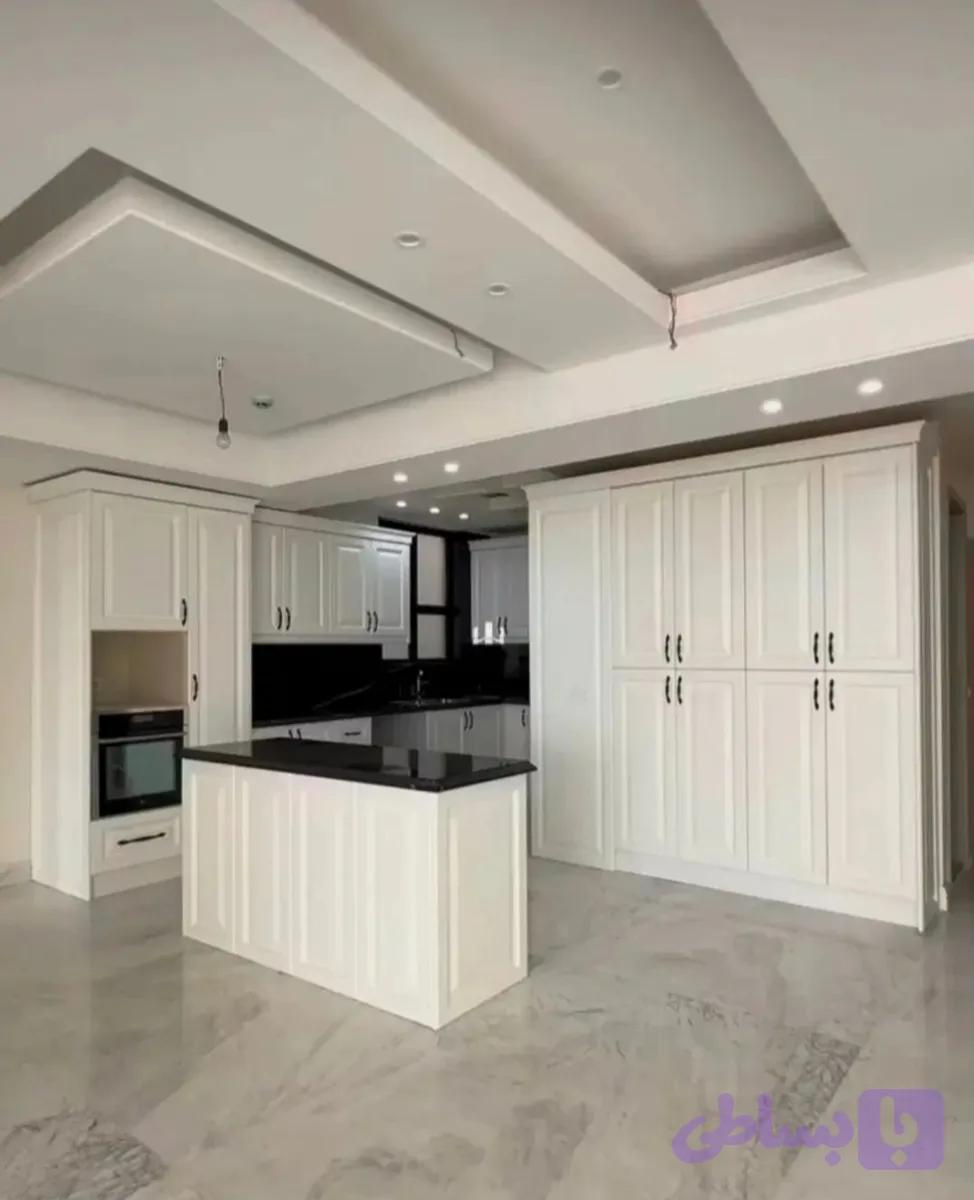 کابینت نیوکلاسیک طرحدار باصفحه مرمر مشکی کدK۲۱۸۳