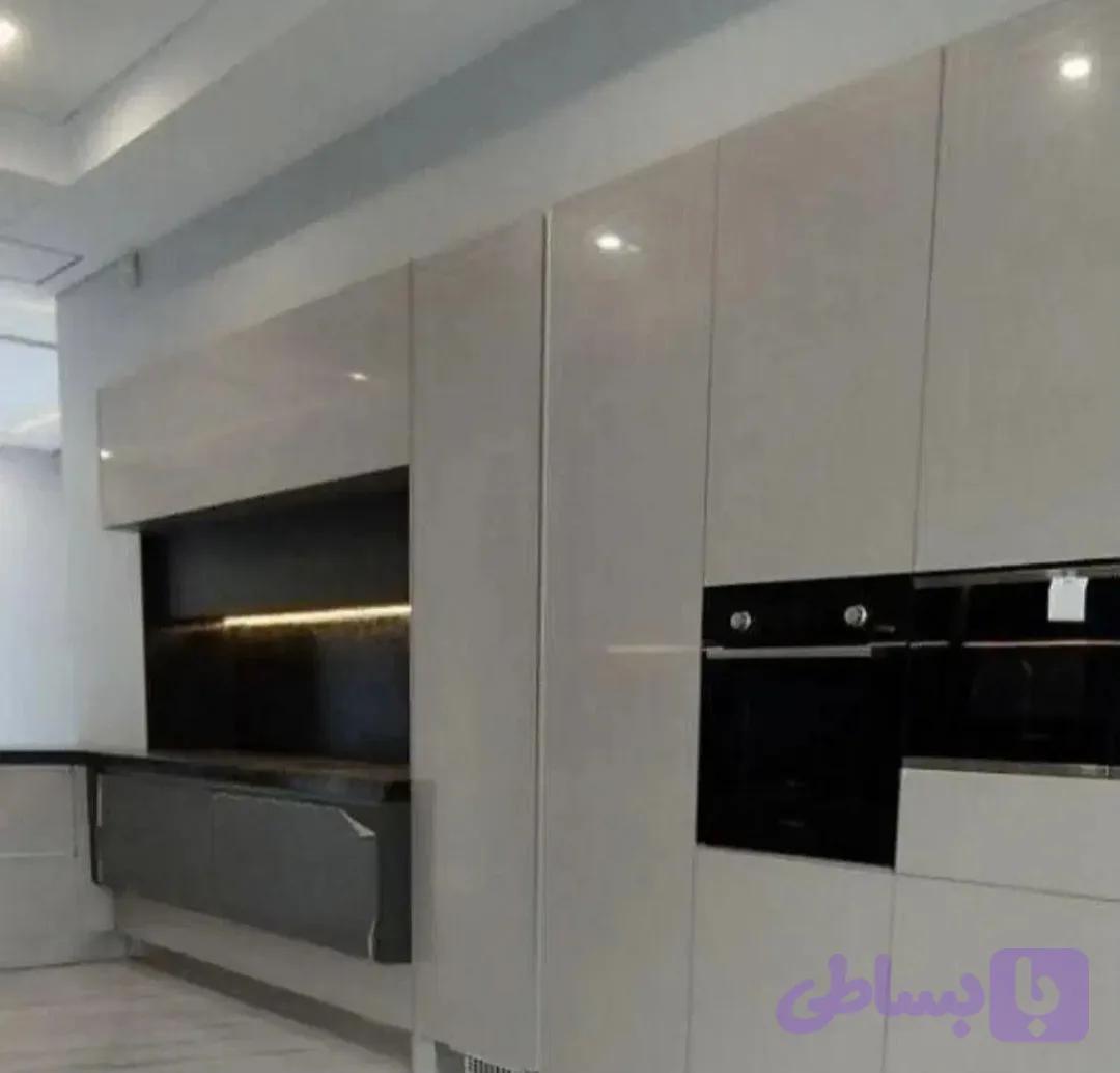 کابینت هایگلاس براق طراحی قدی کمدی ایستاده سوپرمارکت ۴۳۴