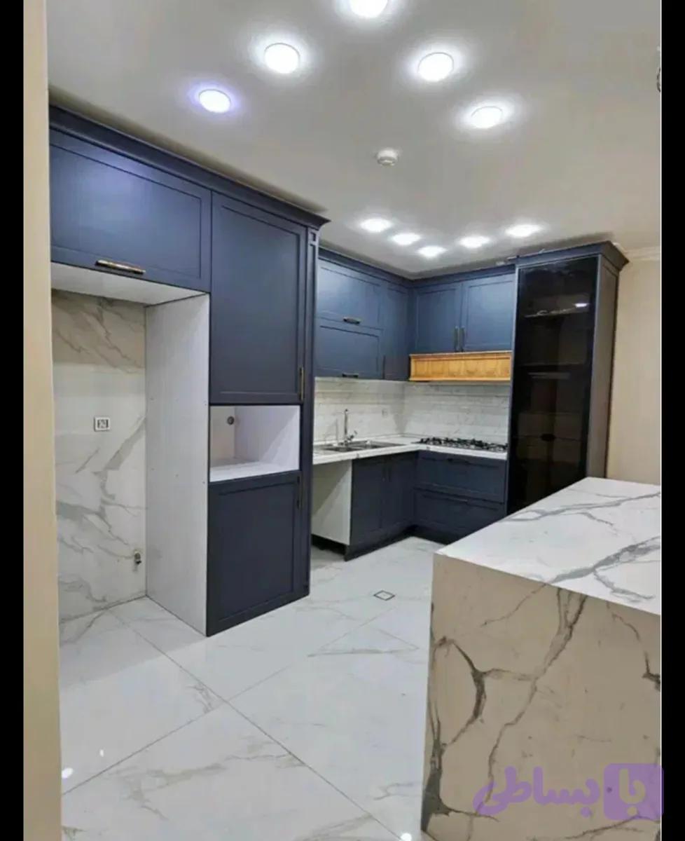 کابینت نیوکلاسیک آبی تیره در رنگبندی جدید کدSd ۴۱۸