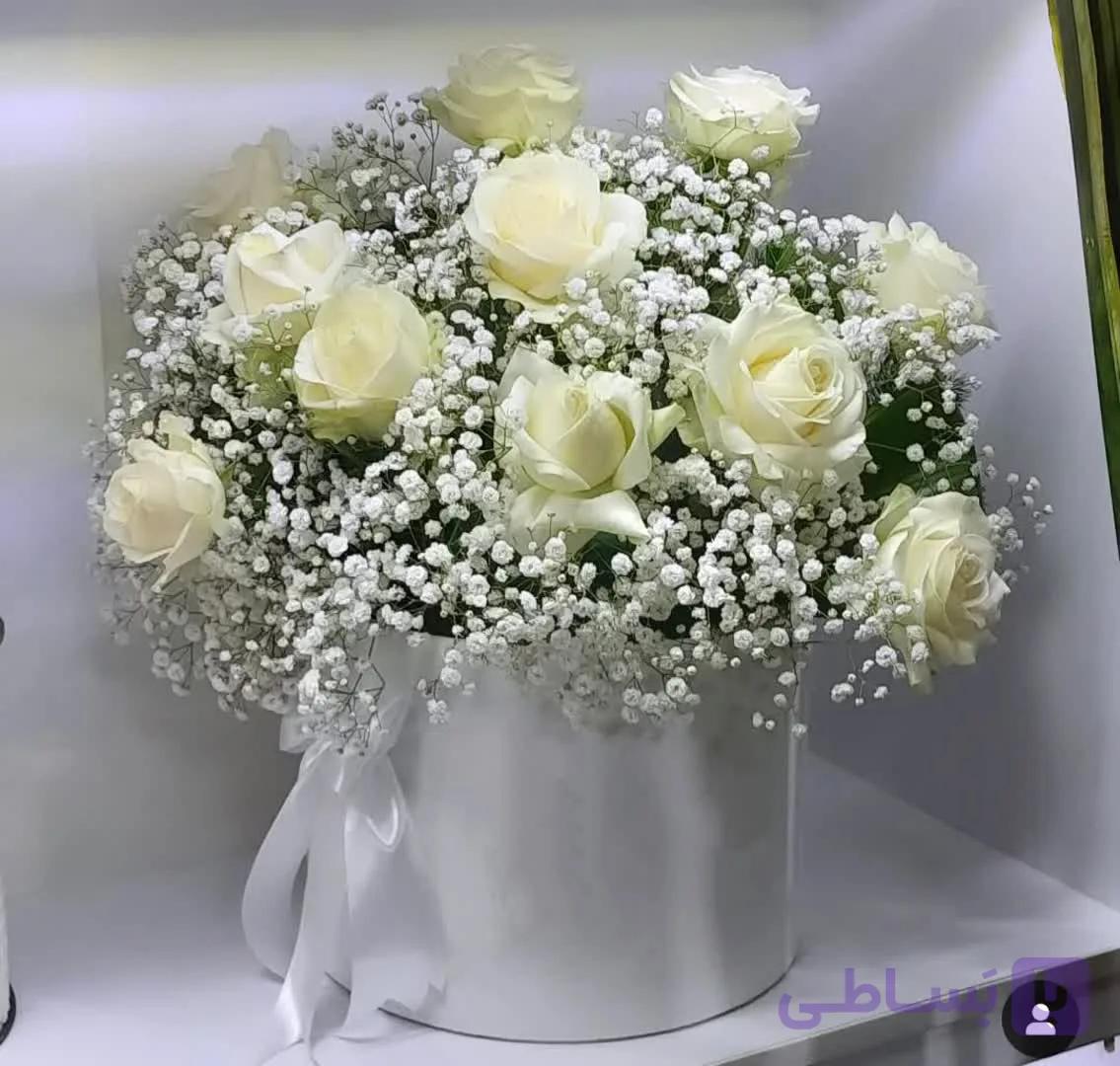 باکس ترند گل طبیعی رزسفید هلندی و ژیپسوفیلا کد (۱۰۰۶)
