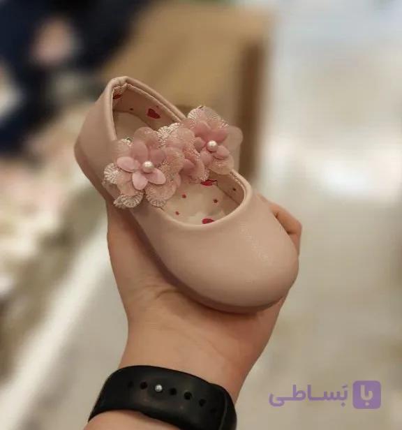 کفش مجلسی دخترانه بچگانه طرح گل برجسته — تصویر 1