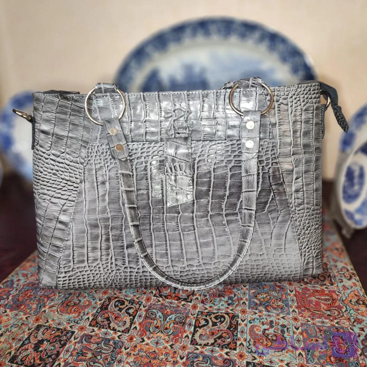 کیف زنانه مدل سرو چرم امیر جنس چرم طبیعی