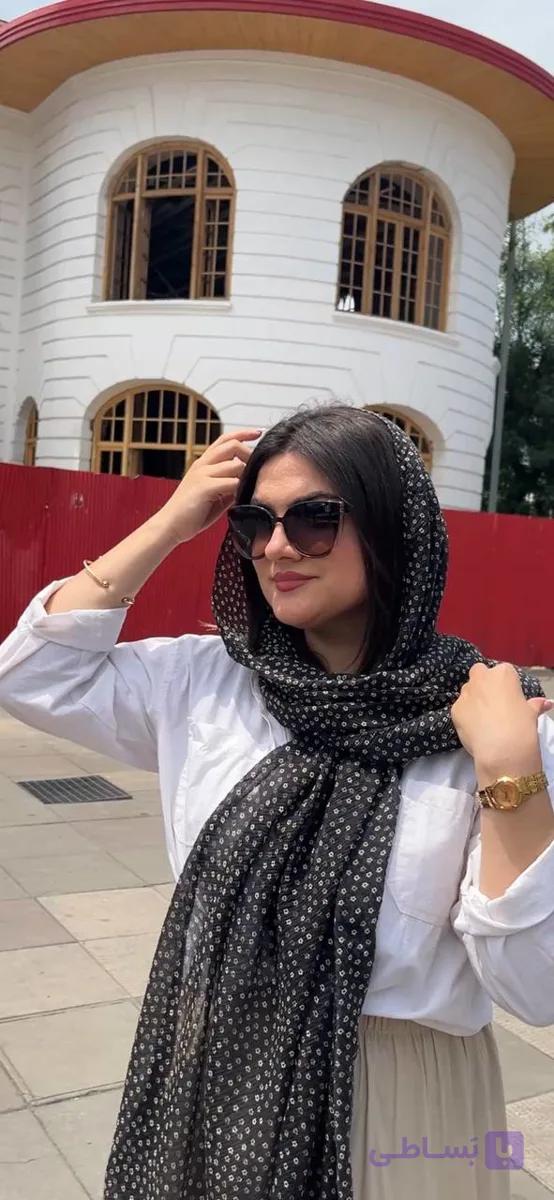 شال مشکی گلدار ریز
