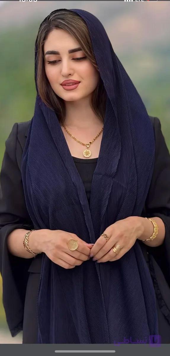 شال نخی سرمه ای در رنگبندی