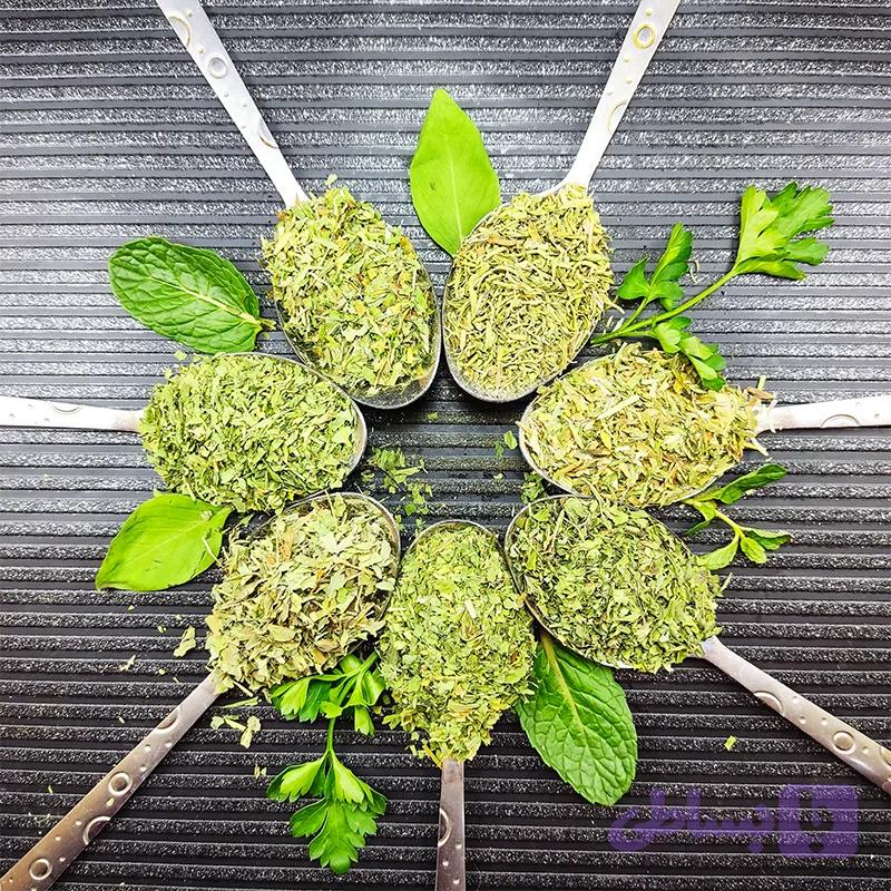 سبزی مرغ ترش