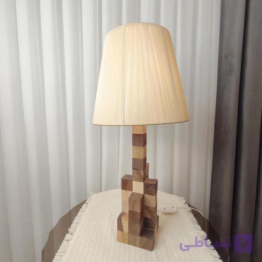 آباژور رومیزی چوبی مکعبی دستساز چوب گردو کد 417 — تصویر 1