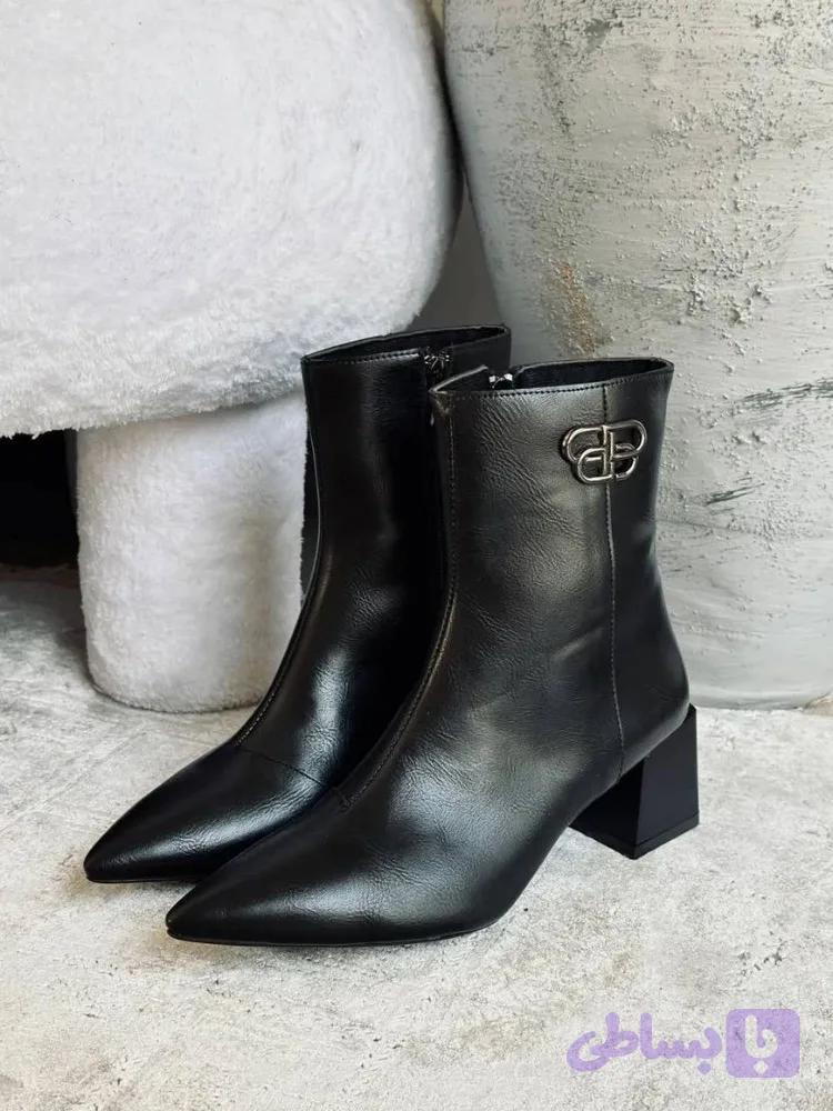 نیم بوت Balenciagaنوک تیز — تصویر 1