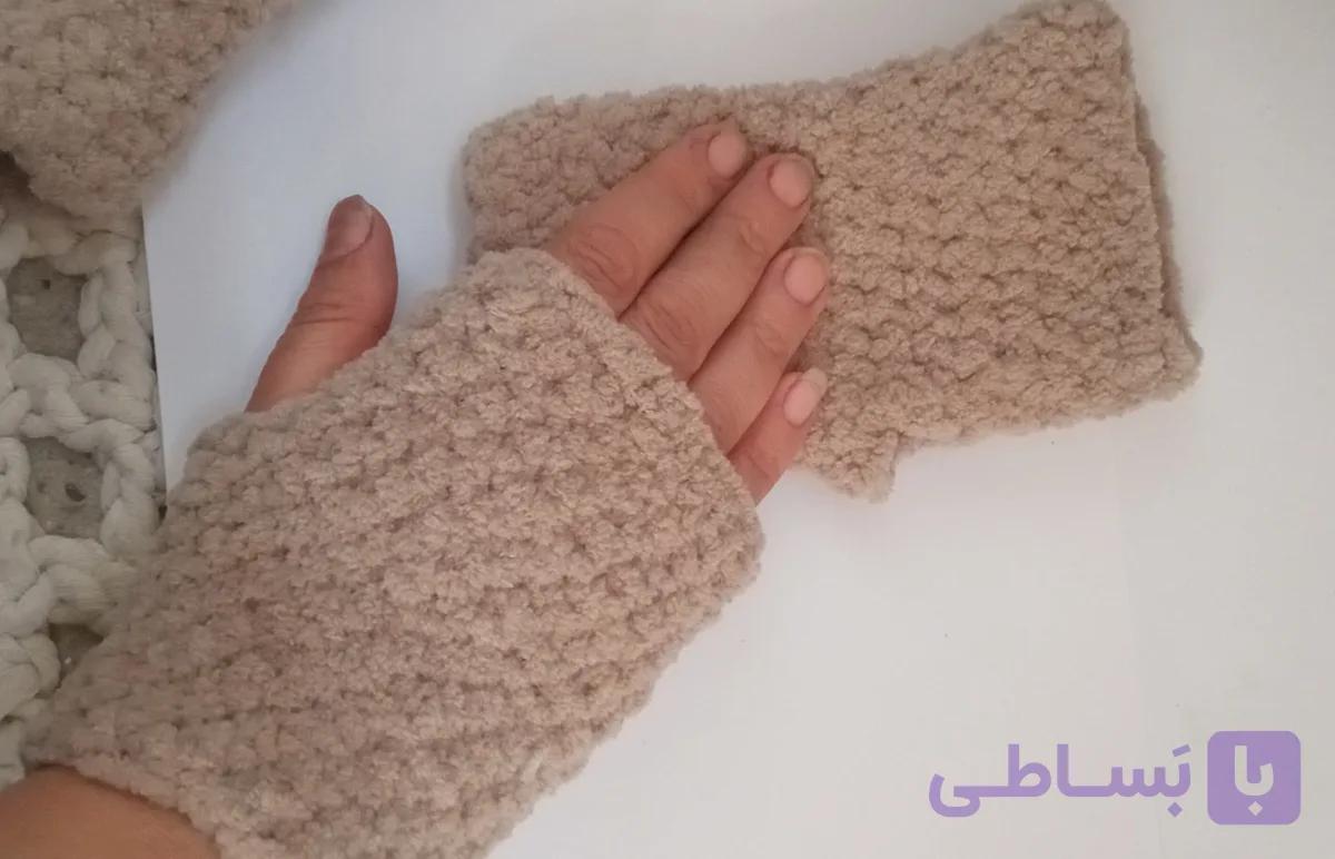 دستکش نرم کرم رنگ زنانه دستبافت — تصویر 1