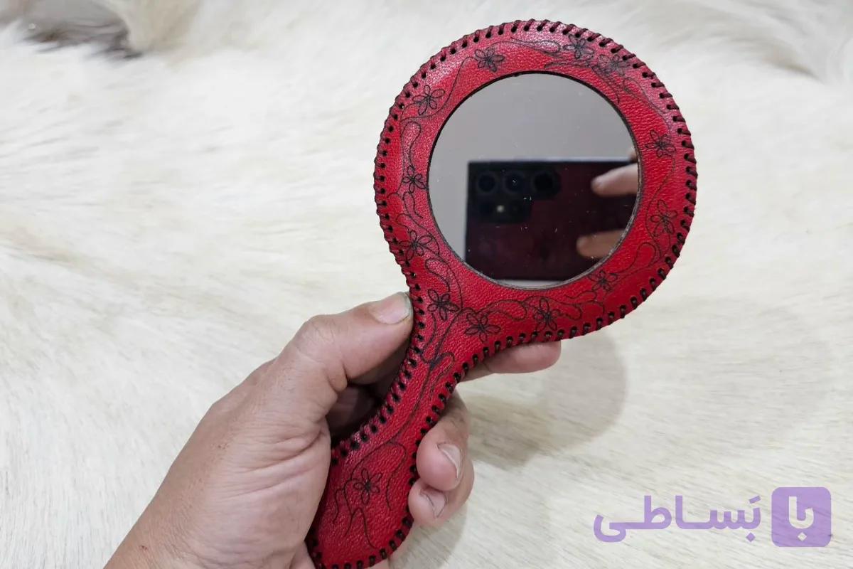 آینه چرمی