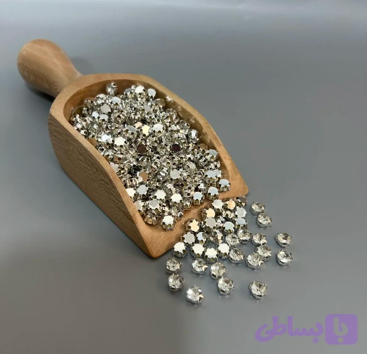 نگین اتریشی نقره ای سایز35 — تصویر 1