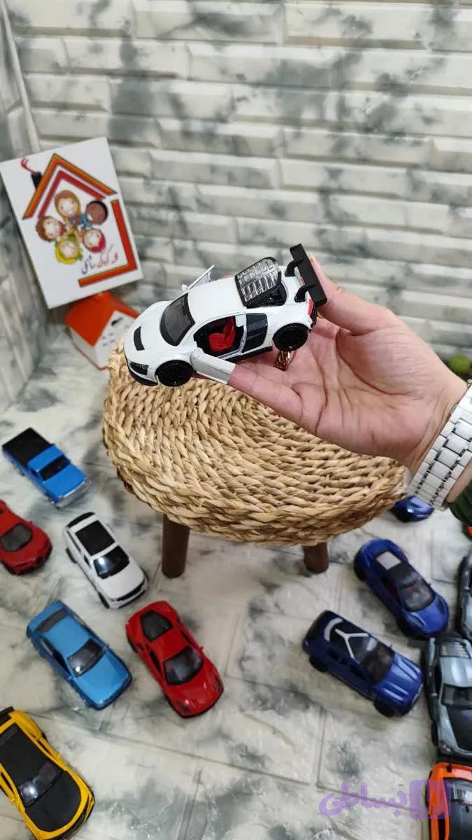 ماشین کششی AUDI R8