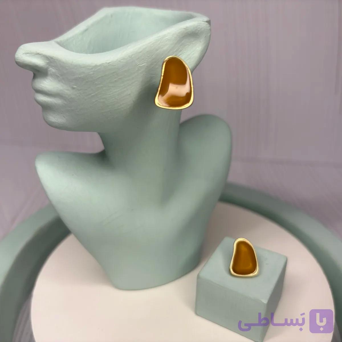 گوشواره میخی دفرمه‌ قهوه‌ای